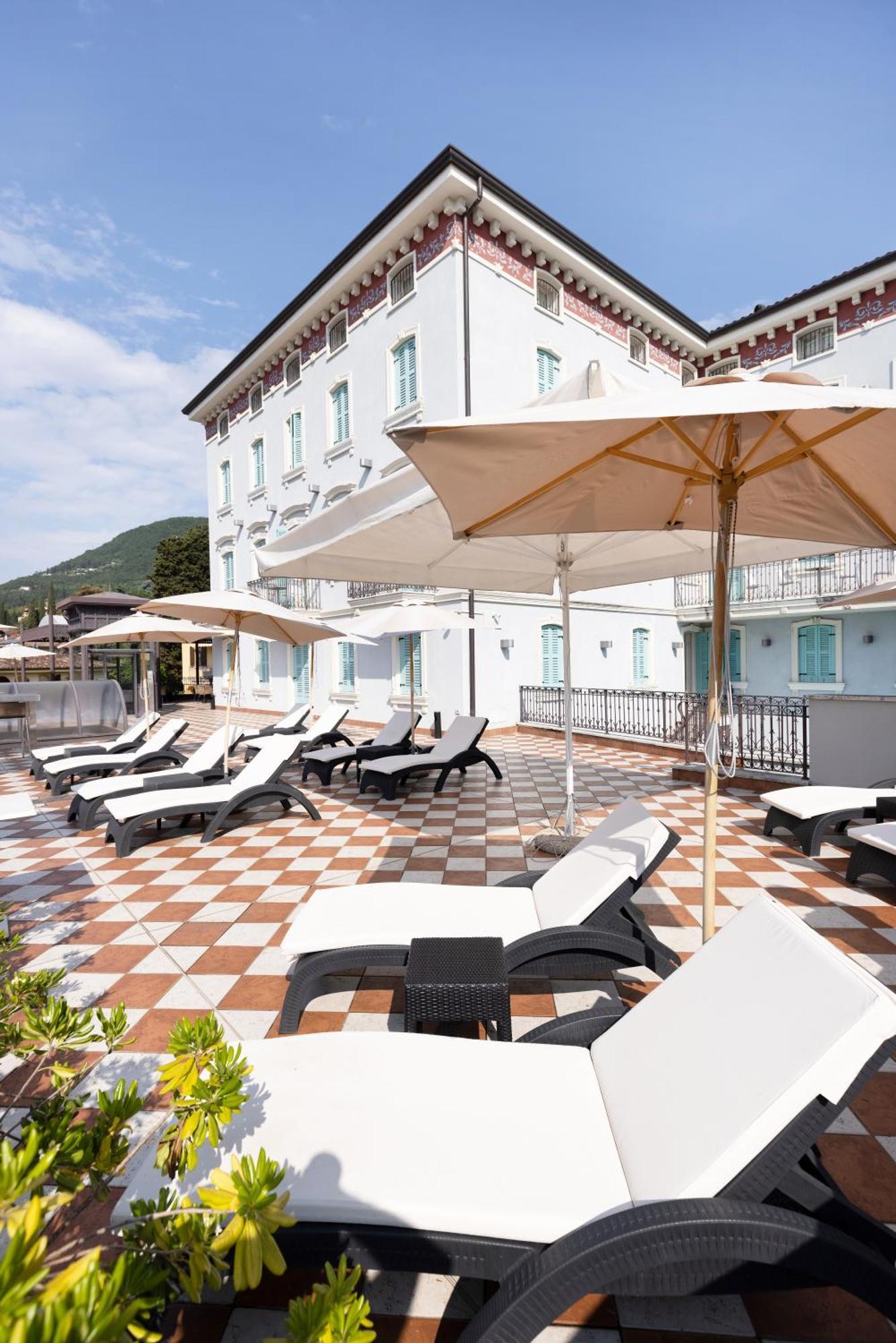 Gardone Palace Hotel Gardone Riviera Extérieur photo